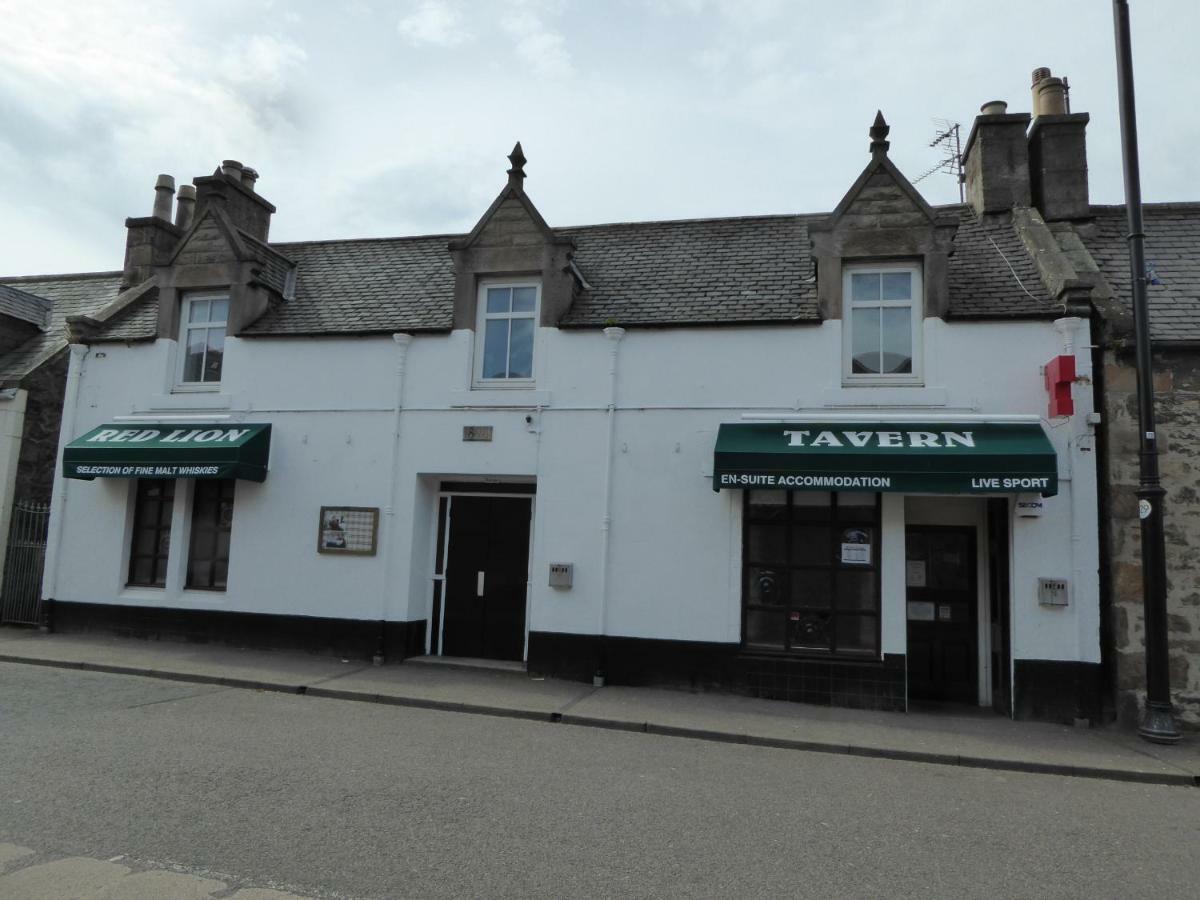 The Red Lion Tavern Fochabers Exterior photo